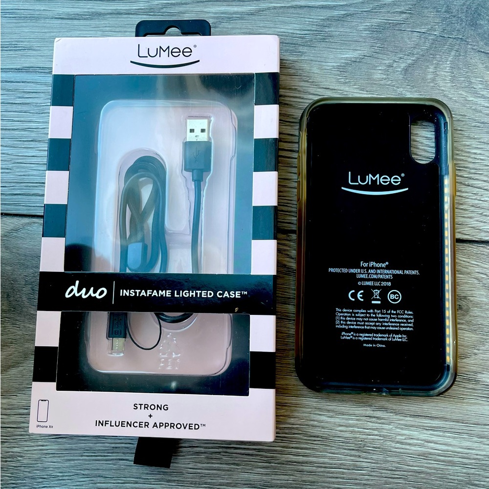 LuMee LIGHTED Case for iPhone XR, Silver Mirror version. (Gently Used In Box)